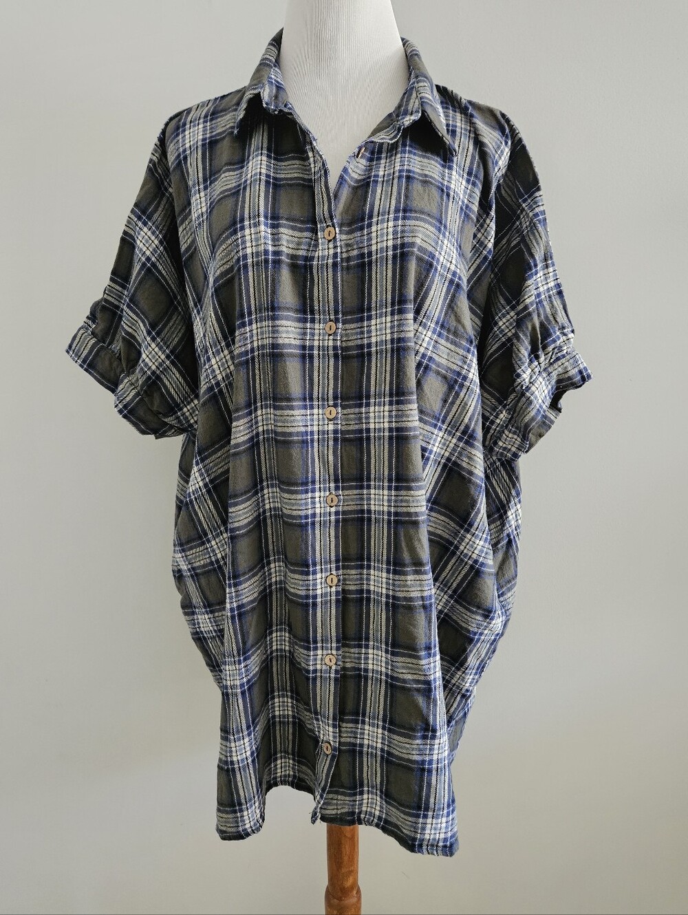 mittoshop | Plaid Button-Up Shirt